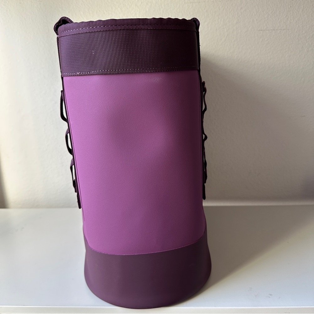 YETI Camino 20 Nordic Purple NWT. - Picture 2 of 5